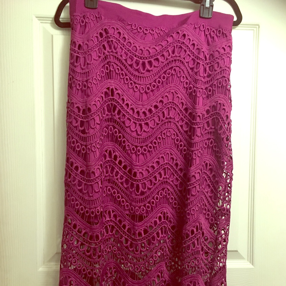 Lace skirt